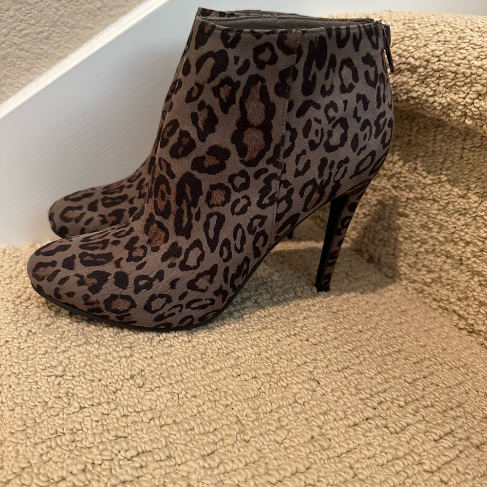 Abound Brown Leopard Ankle Booties
